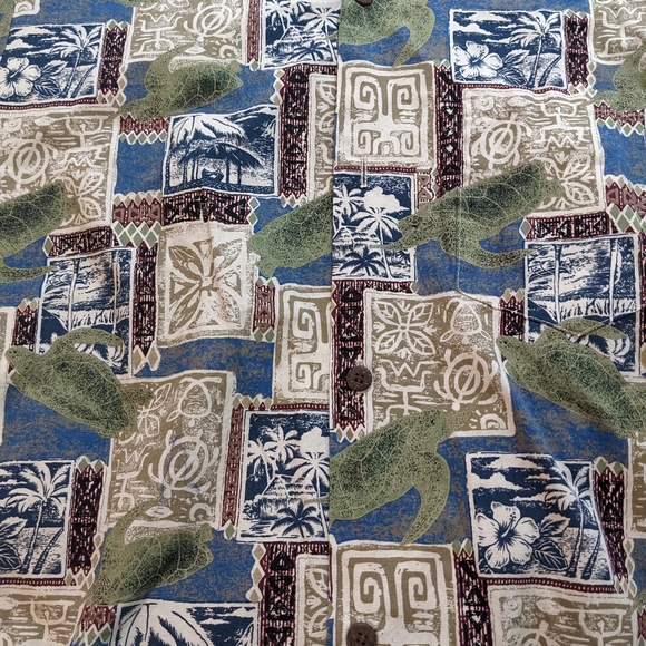 Royal Hawaiian Creations shirt Men’s XL Sea Turtle Short Sleeve Button Up. - Picture 2 of 5